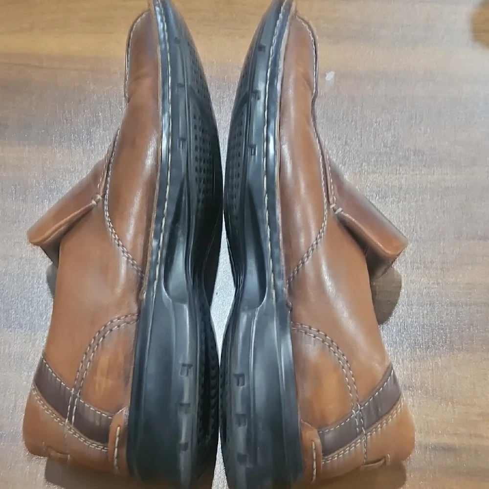 Clarks Men's Brown Leather Slip-On Loafers